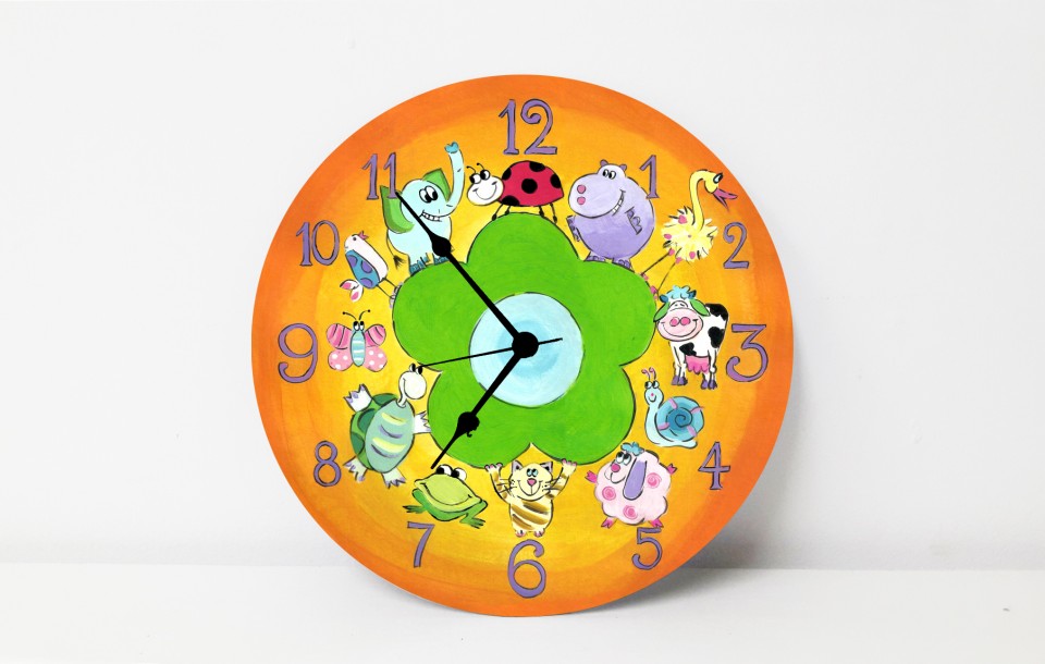 שעון קיר צבעוני לחדר ילדים - 50% הנחה