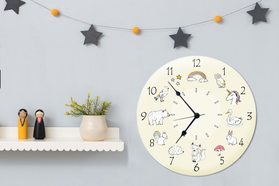 שעון קיר מעוצב לחדר ילדים בהדפס חיות מאוירות