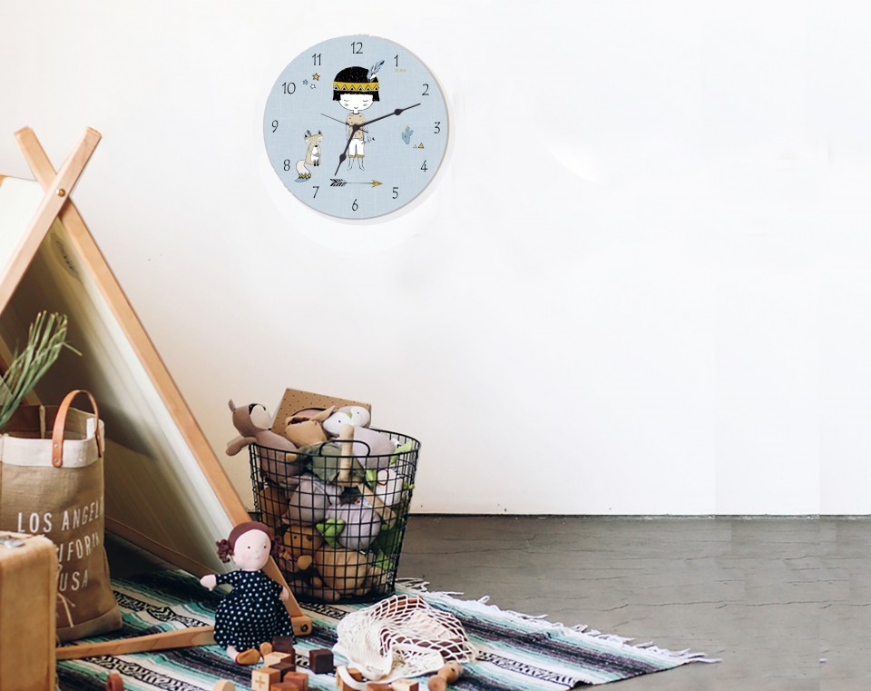  שעון קיר מעוצב לחדר ילדים -שעון עגול עם ספרות