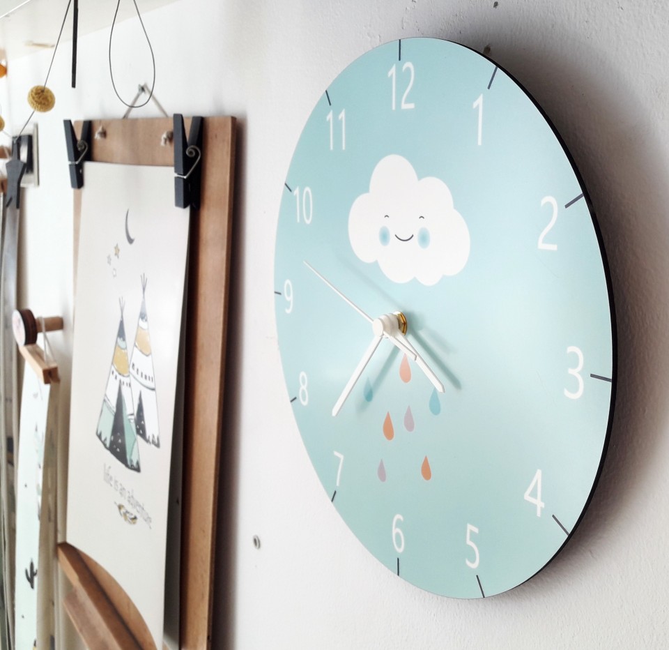  שעון קיר עגול בעיצוב נורדי מתאים לחדרי ילדים